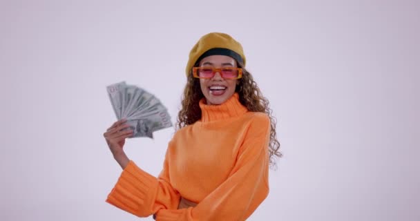 Mujer Feliz Fan Del Dinero Ahorros Lotería Ganar Premio Fondo — Vídeo de stock