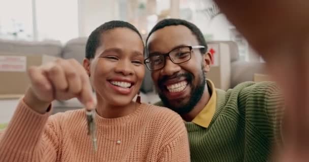 Clés Maison Selfie Couple Face Immobilier Succès Achat Ensemble Nouvelle — Video