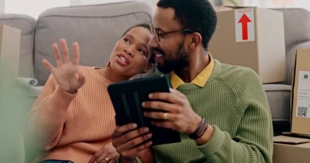 Couple Tablette Nouvelle Maison Avec Point Déplacer Détendre Ensemble Sur — Video