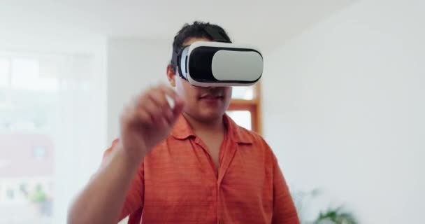 虚拟现实眼镜 人和数字世界在家里的网络幻想 技术或视频游戏 Vr和Iot游戏在客厅里的未来创新 Ui系统和多媒体在多样化 — 图库视频影像
