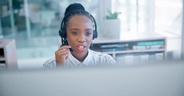 Чорна Жінка Колл Центр Консалтинг Обслуговуванні Клієнтів Підтримка Або Телемаркетинг — стокове відео