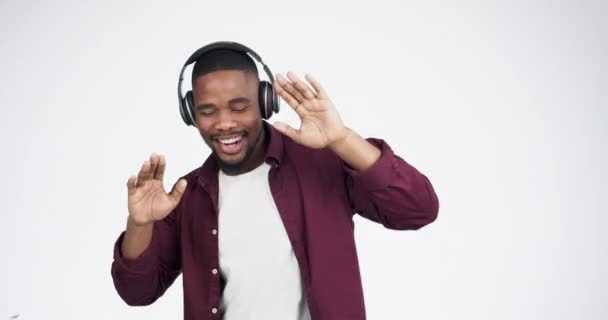 Kulaklıklar Müzik Erkek Yüz Dansı Stüdyo Kutlamalarında Haber Geri Bildirim — Stok video