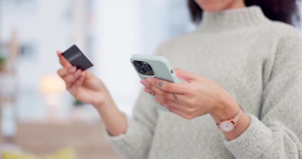 Cartão Crédito Smartphone Mãos Mulher Para Compras Line Commerce Pagamento — Vídeo de Stock