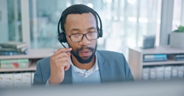 Computer Call Center Und Support Mit Einem Schwarzen Mann Berater — Stockvideo