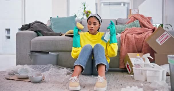 Limpeza Triste Mulher Sala Estar Com Depressão Cansado Casa Bagunçada — Vídeo de Stock