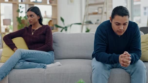 Pár Poradenství Konflikt Pohovce Boji Hádka Nebo Rozvod Diskuse Obývacím — Stock video