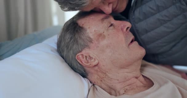Amore Viso Anziani Paziente Malato Malato Cancro Ospizio Assistenza Sanitaria — Video Stock