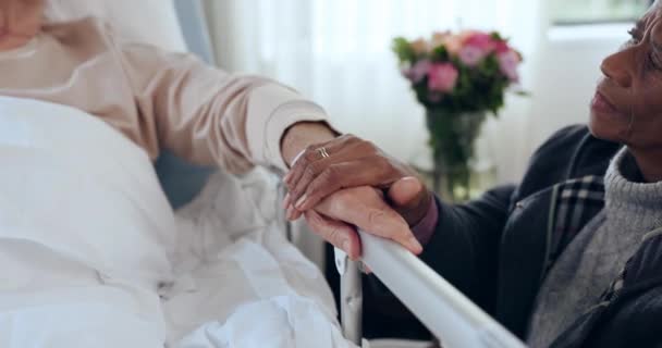 Händer Död Och Äldre Patient Kvinna Eller Par Vänner Partner — Stockvideo