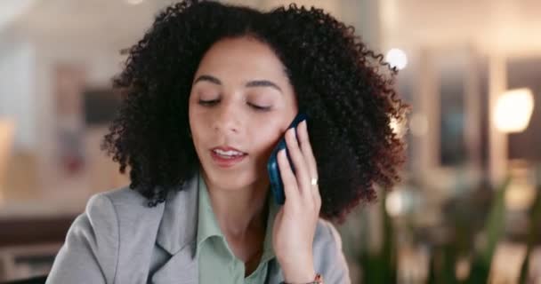 スケジュールは アジェンダ ネットワーキングのためのオフィスのビジネス女性と レセプション アイデア 管理の従業員とのコミュニケーション ノート — ストック動画