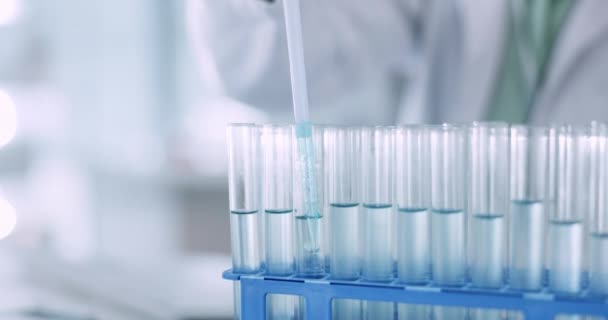 Cientista Laboratório Tubo Ensaio Pessoa Que Faz Extração Química Inovação — Vídeo de Stock
