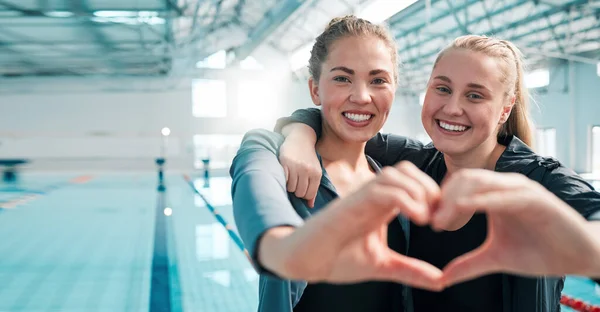 Happy Woman Swimming Heart Hands Support Teamwork Care Sport Fitness — Stock Photo, Image