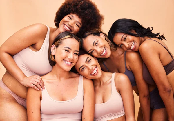 Retrato Diversidade Mulheres Com Beleza Bem Estar Positividade Corporal Fundo — Fotografia de Stock