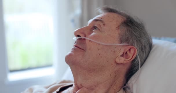 Düşünme Kanser Hastanede Yatan Bir Adam Sağlık Sigortası Ameliyat Sonrası — Stok video