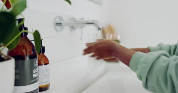 Wellness Zbliżenie Lub Mycie Rąk Dzieci Łazience Mydłem Dla Higieny — Wideo stockowe