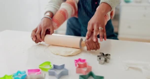 Cuisiner Boulanger Les Mains Mère Fille Dans Cuisine Pour Les — Video