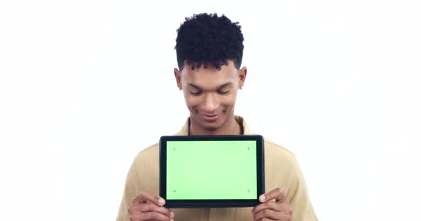 Yüz Erkek Tablet Alanı Yeşil Promosyon Modeliyle Stüdyoda Bilgi Sosyal — Stok video
