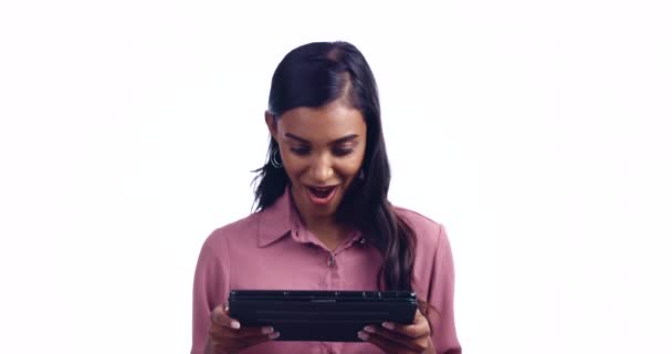 Tablet News Wow Cara Mujer Feliz Con Sonrisa Venta Línea — Vídeos de Stock