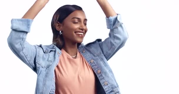 Happy Tanec Tvář Indické Ženy Oslavu Bílém Pozadí Studiu Pozadí — Stock video
