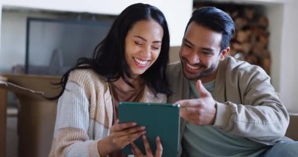 Çift Planlama Tablet Yeni Zemin Oturma Odasında Yeni Bir Başlangıç — Stok video