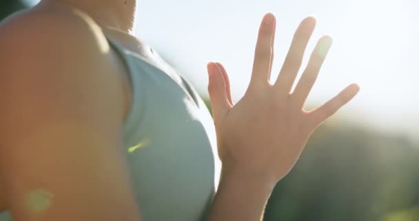 Женщина Руки Йога Медитации Дзен Тренировки Расслабиться Открытом Фитнесе Физических — стоковое видео