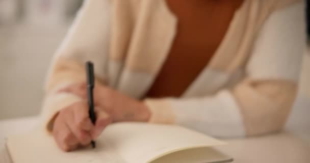 Düşünce Kadın Yazarlığı Yaratıcılık Gülümseme Günlükle Ilgili Notlar Ilham Defteri — Stok video