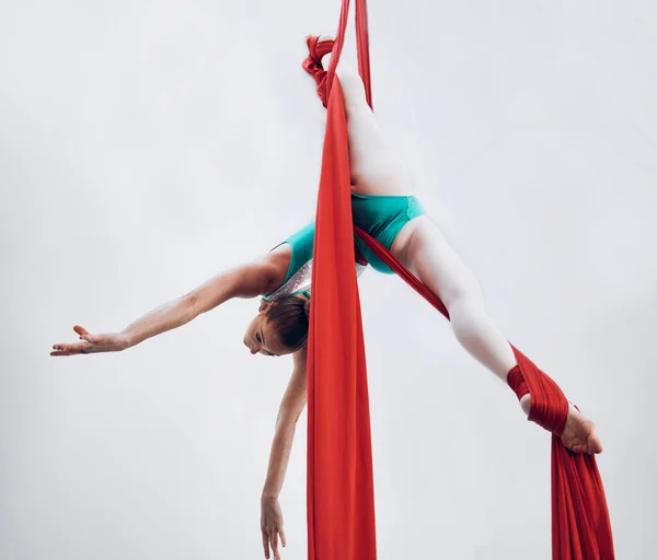 Aerial Woman Gymnast Training Performance Stretching Flexibility Split Athlete White — Stock Photo, Image