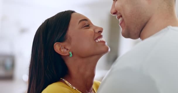 Casa Dança Casal Com Amor Sorriso Celebração Com Romance Relacionamento — Vídeo de Stock