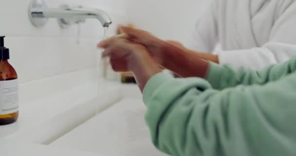 Close Mãe Criança Limpeza Mãos Para Higiene Bem Estar Saúde — Vídeo de Stock