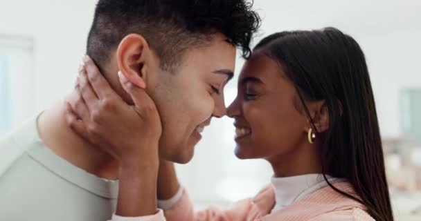 Hjem Pande Par Med Kærlighed Ægteskab Romantik Med Engagement Forhold – Stock-video