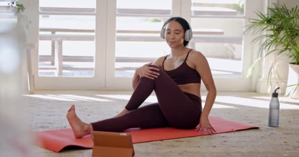 Femme Heureuse Yoga Pilates Cours Ligne Fitness Entraînement Zen Sur — Video