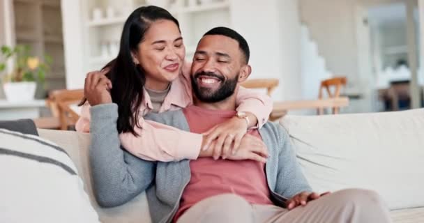 Pár Konverzace Objetí Doma Pro Lásku Péči Spolu Šťastném Vztahu — Stock video