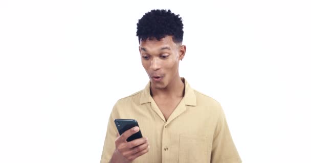 Gezicht Groen Scherm Man Met Een Smartphone Verrassing Aankondiging Geïsoleerd — Stockvideo