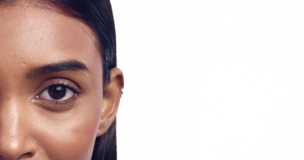 Oko Maketa Půlka Obličeje Indiánkou Studiu Izolované Bílém Pozadí Pro — Stock video