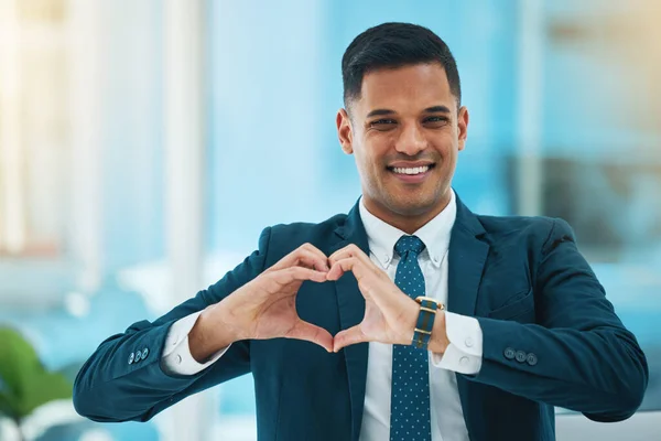 Ręce Serce Portret Biznesmena Miłość Troskę Uprzejmość Jak Emoji Biurze — Zdjęcie stockowe