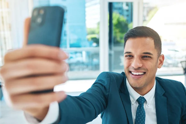Glücklicher Mann Selfie Büro Und Lächeln Gesicht Selbstbewusster Anwalt Mit — Stockfoto