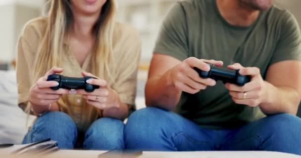 Gaming Spielen Oder Hände Von Paaren Mit Videospiel Arcade Wettbewerb — Stockvideo
