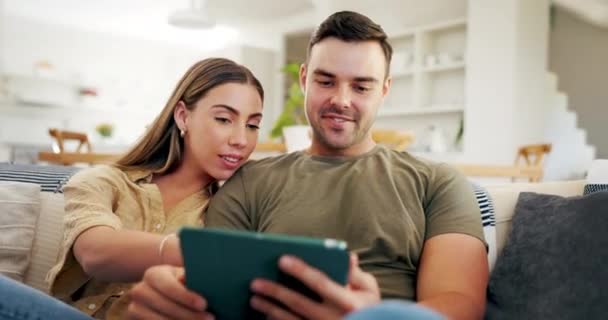Home Relax Couple Tablet Conversation Website Information Internet Social Media — Stock Video
