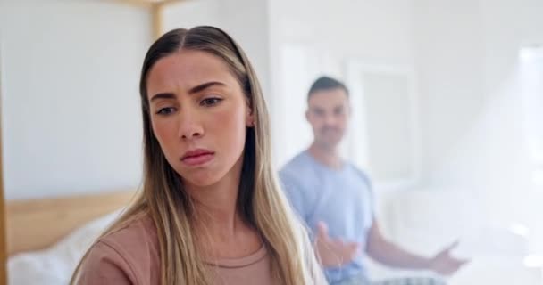 Frustriertes Paar Streit Und Scheidung Konflikt Streit Oder Meinungsverschiedenheiten Gemeinsamen — Stockvideo