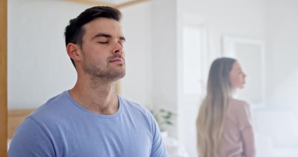 Hálószoba Válás Pár Gondolkodás Stressz Otthon Álmatlanság Meddőség Bűntudat Vagy — Stock videók
