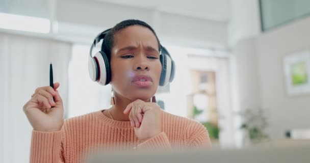 Remote Work Laptop Black Woman Headphones Thinking Ideas Problem Solving — Stock Video