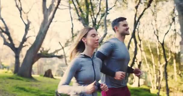 Bosque Ejercicio Correr Pareja Bienestar Fitness Con Entrenamiento Entrenamiento Aire — Vídeo de stock