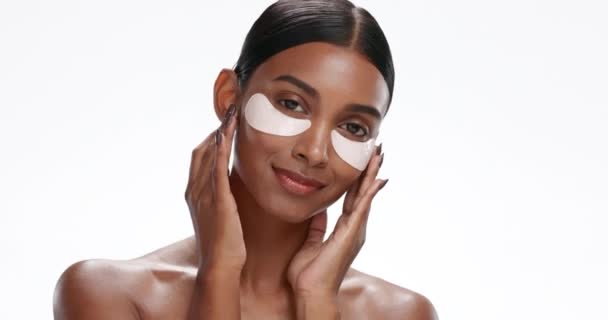 Eye Mask Skincare Happy Woman Face Wellness Dermatology Collagen Treatment — Stock Video