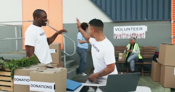 People Volunteering Team High Five Support Welcome Community Service Ngo — Stock Video