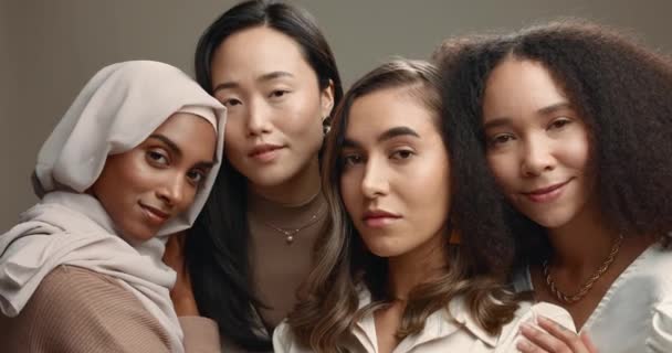 Różnorodność Portret Kobiet Grup Studiu Piękno Wsparcie Rzecz Włączenia Społecznego — Wideo stockowe