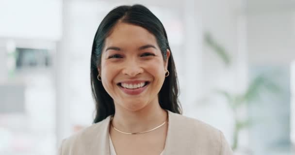 Retrato Mujer Feliz Orgullo Oficina Gerente Proyecto Confianza Agencia Ingeniería — Vídeo de stock