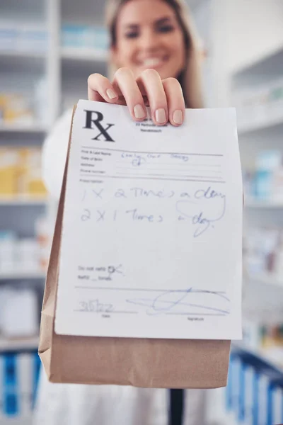 Farmacia Medicina Mano Prescripción Con Papel Una Bolsa Para Atención —  Fotos de Stock