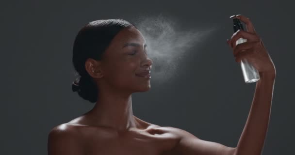 Skincare Viso Nebbia Giovane Donna Studio Trattamento Cosmetico Estetico Facciale — Video Stock