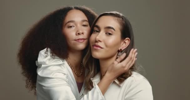 Skönhet Kvinnor Och Ansikte Vänner Med Mode Eleganta Och Trendiga — Stockvideo