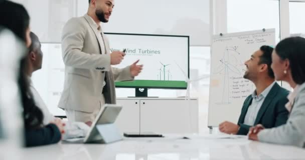 Větrné Turbíny Prezentace Muž Grafy Prostředí Informace Diskusí Přednášející Management — Stock video