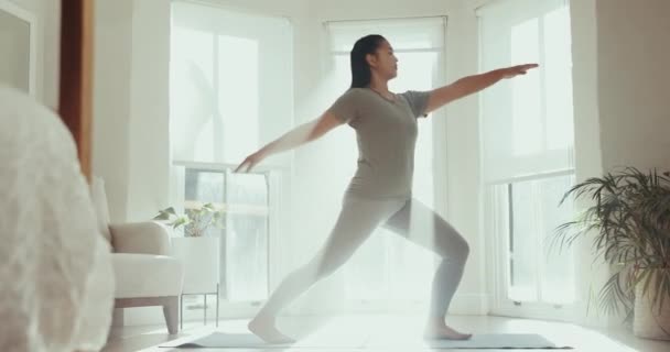 Mañana Yoga Estiramiento Con Mujer Salón Para Espiritual Mindfulness Fitness — Vídeos de Stock